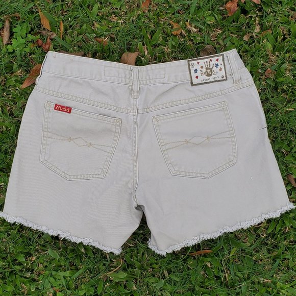 Mudd Shorts with Cute Detailing - Picture 3 of 4